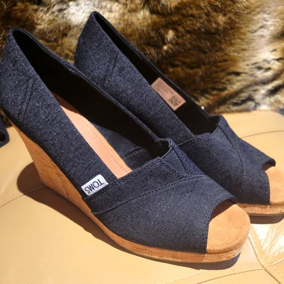 Tom's Canvas Wedges - Black - Picture 1 of 5